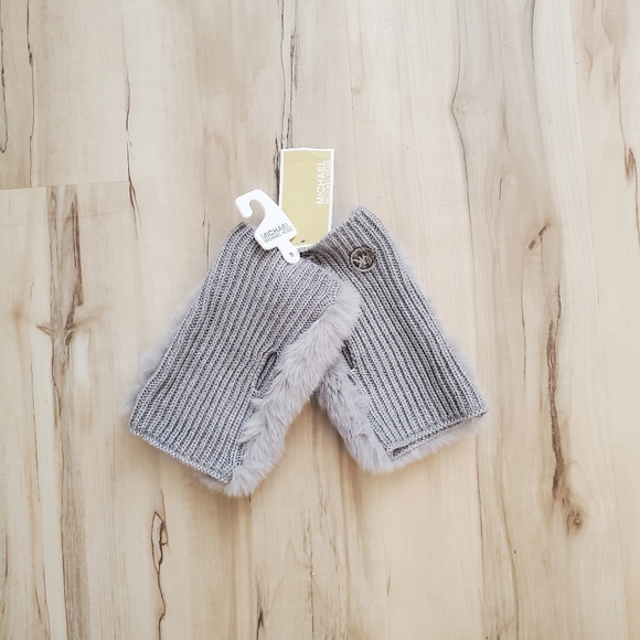 Michael Kors MK Faux Fur Fingerless Hand Warmer Gloves - Grey / Gray - Picture 2 of 3
